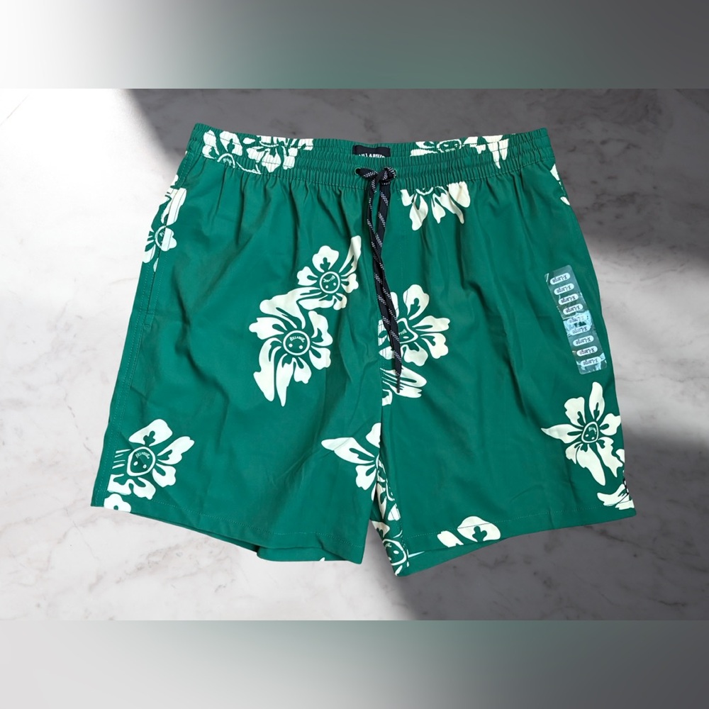 New Billabong Men's Green Floral Swim Shorts
Size XL